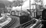 99 1771 erreicht mit ihrem Personenzug von Cranzahl nach Oberwiesenthal den Bahnhof Hammerunterwiesenthal. (02.1976) <i>Foto: Burkhard Wollny</i>