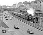 Im Frühjahr 1985 musste 03 001 wieder einige Devisen beim "Klassenfeind" verdienen und war im Westen Berlins mit dem Zwickauer Traditionszug für Sonderfahrten im Rahmen der "Informationstage der DR" unterwegs, hier am S-Bahnhof Witzleben.  (25.03.1985) <i>Foto: Karsten Risch</i>