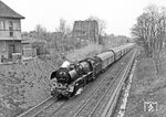 03 2162 (Bw Leipzig Hbf West) mit D 560 aus Leipzig (ab 08.56 Uhr) kurz vor dem Grünauer Kreuz auf dem Berliner Außenring auf dem Weg zum Berliner Ostbahnhof (an 11.17 Uhr). (02.1977) <i>Foto: Karsten Risch</i>
