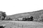 01 520 (Bw Erfurt) mit D 199 nach Frankfurt/Oder bei Hönebach auf dem Weg zu innerdeutschen Grenze. (25.05.1964) <i>Foto: Helmut Röth</i>