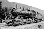 Im typischen Erscheinungsbild der Kriegsjahre präsentiert das Bw Hannsdorf seine bestens gepflegte 51 002 im Bahnhof Hannsdorf im östlichen Sudetenland. Im Frühjahr 1945 verschlug es die Lok zum Bw St Valentin (RBD Linz), das sie an die Steinwerke Mauthausen vermietete. Später stand die Lok im Bahnhof Breitenlee (Zfst Stadlau) abgestellt, bevor sie im November 1948 an die CSD zurückgegeben wurde. Wieder in 623.002 umgezeichnet, war sie dann noch bis 1953 im Einsatz.  (10.08.1942) <i>Foto: DLA Darmstadt (Maey)</i>