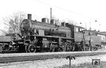 Die beim München Hbf beheimatete 54 1724 im Arbeitszugeinsatz in einem Münchener Vorortbahnhof.  (1929) <i>Foto: Rudolf Kallmünzer</i>