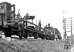 Entladung von Ersatzschienen an einem von einer P 8 gezogenen Bauzug. (1932) <i>Foto: RVM</i>