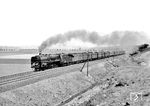 Die Magdeburger 03 112 mit einer durchaus interessanten Personenzugzusammenstellung irgendwo im Harzvorland. (1933) <i>Foto: Privatfoto</i>