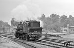 Mit Übernahme der Görlitzer Kreisbahn durch die Deutsche Reichsbahn im Jahr 1948 konnten die Personenzüge auch den Görlitzer Bahnhof als Endpunkt anfahren; dadurch wurde die Ursprungsstrecke um 800 m länger. 92 6484 (ex Niederlausitzer Eisenbahn, BMAG, Baujahr 1929) ist hier im Görlitzer Bahnhof unterwegs. (24.07.1968) <i>Foto: Gerhard Moll</i>