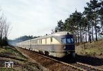 DR 183 251 (ex SVT 137 234, Bauart Leipzig, Inbetriebnahme am 27.04.1936) und 182 001 (ex SVT 137 273, Bauart Köln, Inbetriebnahme am 25.05.1938) als Schnelltriebwagen Berlin - Leipzig. (1975) <i>Foto: Karsten Risch</i>