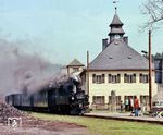 99 1568 erreicht Schlössel, kurz vor Jöhstadt. Bereits um 1500 wird an dieser Stelle ein Eisenhammer erwähnt, seit 1618 ist eine Schmiedehütte urkundlich bezeugt. Um 1857 wurde diese geschlossen, die Konkurrenz produzierte billiger. (04.1981) <i>Foto: Karsten Risch</i>