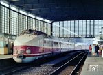 DR 175 008 (VT 18.16 08) als D 313 nach Malmö im Bahnhof Berlin Zoologischer Garten, möglicherweise ein Sonderzug bis Sassnitz Hafen. (04.1983) <i>Foto: Karsten Risch</i>