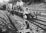 Verlegung eines Hochspannungskabels in der Rbd Stuttgart. (1932) <i>Foto: RVM</i>