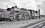 23 1018 (Bw Schwerin) zu Gast im Bw Lübeck. Erst mit der Eröffnung des neuen Grenzübergang für den Schienenverkehr in Herrnburg bei Lübeck am 20.03.1960 erhielt der Norden wieder Anschluss an die seit 1952 unterbrochene Hauptstrecke Hamburg - Lübeck - Rostock.  (08.07.1966) <i>Foto: Gerhard Moll</i>