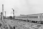Auf dem Weg nach Berlin-Schöneweide begegnet die Stendaler 03 2154 mit dem Lr E 540 in Berlin-Ostkreuz der 52 1228 (ex 52 228) vom Bw Wustermark. (07.08.1974) <i>Foto: Joachim Schmidt</i>