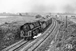 01 0510 (Bw Wittenberge) mit dem Güterexpresszug (Gex) 2730 nach Rostock nördlich von Stendal. (30.08.1976) <i>Foto: Joachim Schmidt</i>