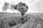 Dem Gex folgte die Stendaler 41 1118, die sich mit ihrem Güterzug in der Nordausfahrt von Stendal deutlich schwerer tat, als die vorausfahrende 01.5. (30.08.1976) <i>Foto: Joachim Schmidt</i>