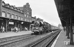 03 2180 (Bw Oebisfelde) trifft mit E 544 aus Berlin in Stendal ein. (30.08.1976) <i>Foto: Joachim Schmidt</i>