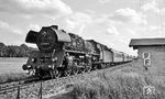 03 0085 mit D 814 zwischen Neubrandenburg und Demmin. (07.1976) <i>Foto: Burkhard Wollny</i>