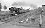 03 0085 mit dem Bäderschnellzug D 1919 bei Wilmersdorf zwischen Prenzlau und Angermünde. (07.1976) <i>Foto: Burkhard Wollny</i>