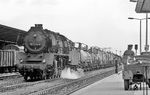 Ein kurzer Aufenthalt der Angermünder 50 0034 im Bahnhof Pasewalk. (07.1976) <i>Foto: Burkhard Wollny</i>