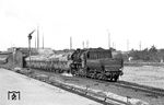 52 8145 vom Bw Berlin-Schöneweide (ex 52 1169) in Berlin-Friedrichsfelde Ost. (07.1976) <i>Foto: Burkhard Wollny</i>