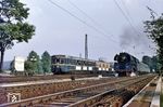 Parallelfahrt auf der Lombardsbrücke zwischen der Wittenberger 01 503 vor D 263 nach Berlin und einer S 2 nach Stellingen. (06.1968) <i>Foto: Jörg Schulze</i>