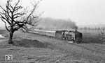 Bild 2 mit dem 50 mm Normalobjektiv der 01 2118 bei Großenhain. (04.1976) <i>Foto: Burkhard Wollny</i>