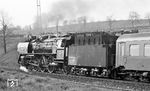 Eine glänzend aufgelegte 01 2204 mit dem "Pannonia-Express" nördlich von Weinböhla. (04.1976) <i>Foto: Burkhard Wollny</i>