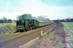 01 2066 vom Bw Dresden-Altstadt räuchert mit dem D 371 ("Pannonia-Express") bei Berlin-Altglienicke am Fotografen vorbei.  (22.03.1975) <i>Foto: Wolfgang Bügel</i>