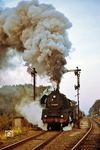 Nach der Zugkreuzung hat die Neubrandenburger 41 1303 freie Fahrt mit Ng 61504 in Sponholz. (12.10.1977) <i>Foto: Dr. Uwe Knoblauch</i>