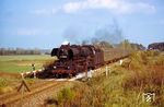 Die Neubrandenburger 41 1150 mit P 7288 an einer Anrufschranke hinter Sponholz zwischen Neubrandenburg und Strasburg/Uckermark. (12.10.1977) <i>Foto: Dr. Uwe Knoblauch</i>