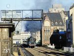 01 0157 nähert sich mit D 1332 nach Hamburg der S-Bahnstation Savignyplatz. (1976) <i>Foto: Karsten Risch</i>