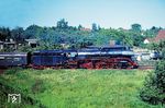 Die Stralsunder 03 0080 mit D 555 (Barth - Erfurt) am Karower Kreuz in Berlin. (24.07.1976) <i>Foto: Dr. Uwe Knoblauch</i>