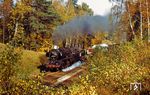 50 0025 (ex 50 2152, ex 50 3609) fährt durch den Herbstwald bei Melchow, südlich von Eberswalde. (14.10.1977) <i>Foto: Dr. Uwe Knoblauch</i>