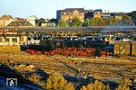 In der Abendsonne rollt 52 7178 vom Bw Berlin-Schöneweide durch Berlin-Lichtenberg. Die Lok war im September 1943 in Dienst gestellt worden und wurde 1979 abgestellt. (22.08.1976) <i>Foto: Dr. Uwe Knoblauch</i>