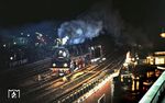 Nur freitags verkehrte die Rückleistung des Autoreisezuges D 1101 nach München Ost, der im Sommerfahrplan 1976 mit einer Saalfelder 01.5 bespannt war. Hier verlässt der Zug mit 01 0525 den Bahnhof Berlin Zoo (planmäßige Abfahrt um 20.53 Uhr), für die damalige analoge Fotozeit eine Herausforderung. (09.1976) <i>Foto: Karsten Risch</i>
