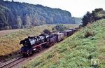 Aus der Gegenrichtung kommt die Halberstädter 50 3700 (ex 50 217) bei Rodersdorf angefahren. (16.10.1984) <i>Foto: Dr. Uwe Knoblauch</i>