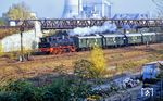 74 1230 im Spandauer Gütergelände an der Pichelswerderstraße. Im Hintergrund ist das Heizkraftwerk Reuter im Berliner Ortsteil Siemensstadt zu sehen, das 1931 unter dem Namen Kraftwerk West in Betrieb genommen wurde. (11.1984) <i>Foto: Karsten Risch</i>