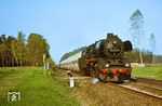 50 0039, die 1966 mit Ölfeuerung ausgerüstet wurde, mit einem Zementzug bei Chorin. (05.1978) <i>Foto: Dr. Uwe Knoblauch</i>