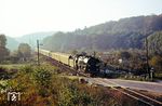 03 0085 rollt mit D 613 nach Berlin über den BÜ „Hinterste Mühle“ in Neubrandenburg. (15.10.1977) <i>Foto: Dr. Uwe Knoblauch</i>