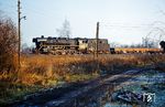 44 0616-1 (44 1616) vom Bw Eberswalde mit einem Güterzug bei Berlin-Karow. Die Lok ist heute im Besitz der Eisenbahnstiftung Joachim Schmidt.  (05.12.1976) <i>Foto: Dr. Uwe Knoblauch</i>