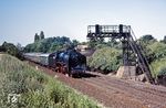 01 2120 (Bw Dresden) mit einem Schnellzug bei Berlin-Altglienicke auf dem Weg zum Ostbahnhof. (04.07.1976) <i>Foto: Dr. Uwe Knoblauch</i>