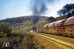 44 0304 auf der Blankenheimer Rampe von Sangerhausen nach Blankenheim, die auf 11 km Länge einen Höhenunterschied von 100 m überwindet. Die stärkste Steigung liegt mit 11 o/oo kurz vor dem Bahnhof Riestedt. (09.10.1978) <i>Foto: Dr. Uwe Knoblauch</i>