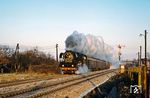 03 0090 beschleunigt den D 552 (Erfurt - Stralsund) auf der langen Geraden hinter dem Karower Kreuz in Richtung Bernau. (20.11.1976) <i>Foto: Dr. Uwe Knoblauch</i>