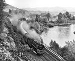 01 0524 mit P 4004 im Saaletal bei Remschütz, kurz hinter Saalfeld. (18.09.1978) <i>Foto: Joachim Schmidt</i>