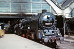 Die Dresdener 01 2204 wartet in Berlin Ostbahnhof vor D 673 auf die Rückfahrt in die Heimat.  (07.08.1976) <i>Foto: Dr. Uwe Knoblauch</i>