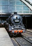Die Dresdner 01 2050 wartet im Berliner Ostbahnhof vor D 673 auf Abfahrt in die Heimat. (08.08.1976) <i>Foto: Dr. Uwe Knoblauch</i>