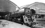01 1518 wartet in Berlin Ostbahnhof auf die Abfahrt nach Dresden. (12.1975) <i>Foto: Burkhard Wollny</i>