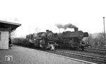 52 2758 (Henschel, Baujahr 1944) vom Bw Berlin-Schöneweide überholt ihre rekonstruierte Schwesterlok 52 8177 (ex 52 4996, BMAG, Baujahr 1944) in Berlin. (12.1975) <i>Foto: Burkhard Wollny</i>