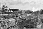 Und wieder die Begegnung von Gex 2650, diesmal mit 01 0503 (links) und 01 1511 mit E 315 "Gedania" aus Szczecin (Stettin) bei Angermünde. (19.08.1978) <i>Foto: Joachim Schmidt</i>