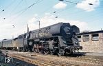 01 534 (Bw Erfurt P) war im Mai 1965 aus 01 203 rekonstruiert worden und wartet zwei Jahre später im Bahnhof Bebra auf die Rückfahrt nach Erfurt. (14.05.1967) <i>Foto: Gerhard Greß</i>