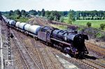 44 0576 (44 1576 vom Bw Eberswalde) fährt mit einem Kesselwagenzug in den Rangierbahnhof von Wustermark ein. Da das Westberliner Gebiet tabu war, fuhr der Zug über das Karower Kreuz, den Berliner Außenring - Henningsdorf - Falkenhagen nach Wustermark. (29.05.1980) <i>Foto: Dr. Uwe Knoblauch</i>