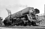 01 518 war Ende 1964 aus 01 185 rekonstruiert worden und am 15.12.1964 direkt dem Bw Berlin Ostbahnhof zugeteilt worden. Die mit dem Umbau verbundene Ausstattung mit Boxpokrädern hatte sie allerdings zwei Monaten zuvor wieder eingebüßt. Beim Bw Ostbahnhof blieb sie bis zum 30.09.1979 stationiert. Ausgemustert wurde sie am 29.05.1981 beim Bw Saalfeld. (06.05.1967) <i>Foto: Klaus D. Holzborn</i>